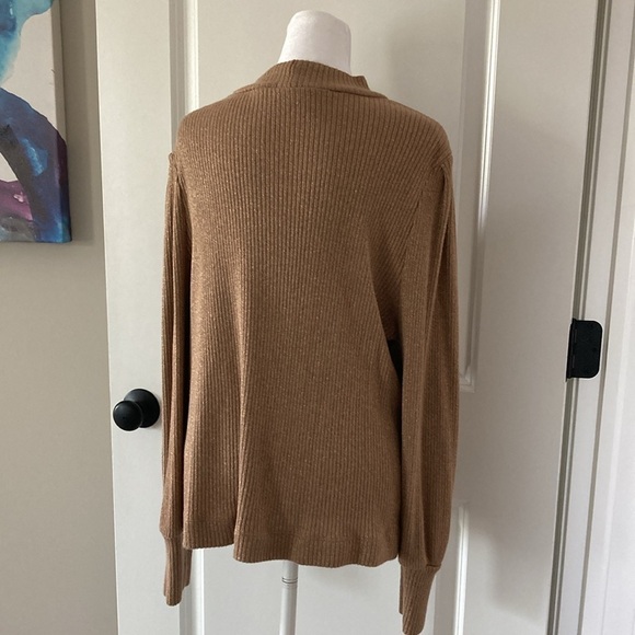 LOFT XL metallic sweater gold - Picture 8 of 10